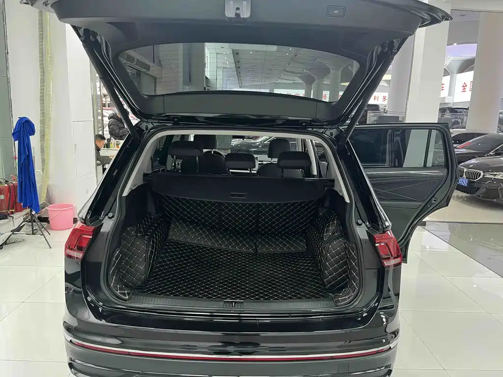 Volkswagen Tiguan L 2025 — фото 21