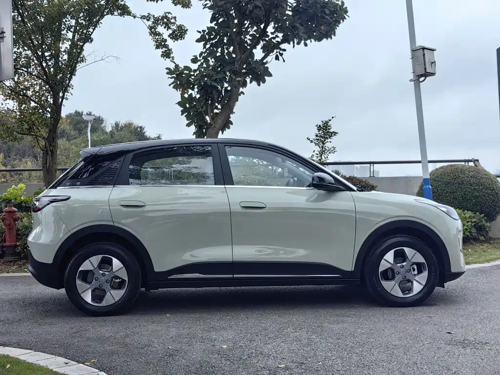 Geely Galaxy Starwish 2024 — фото 11