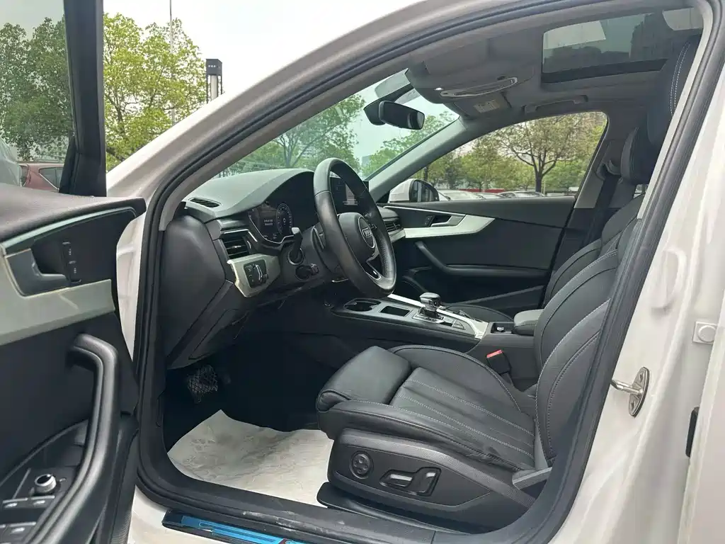Audi A4L 2020