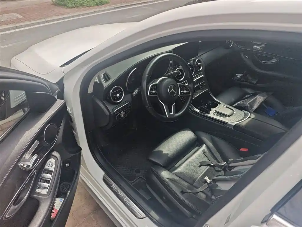 Mercedes-Benz C-Class 2019 — фото 17