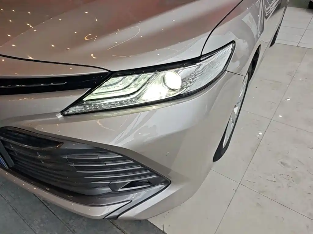 Toyota Camry 2020 — фото 18
