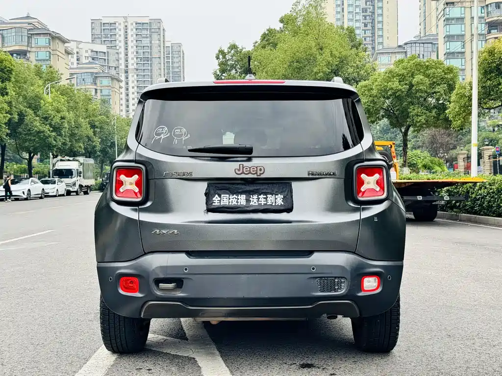 Jeep Renegade 2016 — фото 18