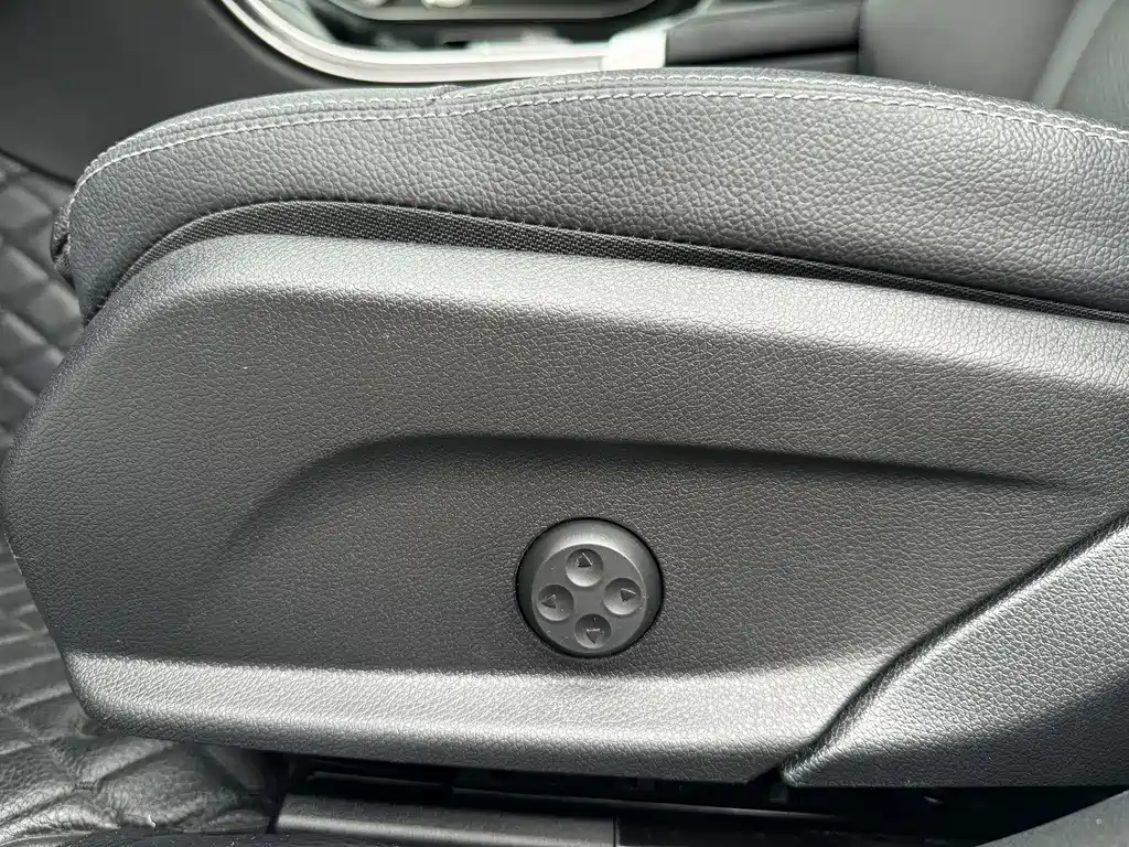 Mercedes-Benz C-Class 2020 — фото 36