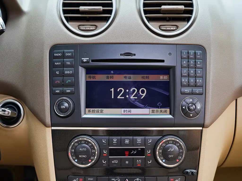 Mercedes-Benz M-Class AMG 2011 — фото 14