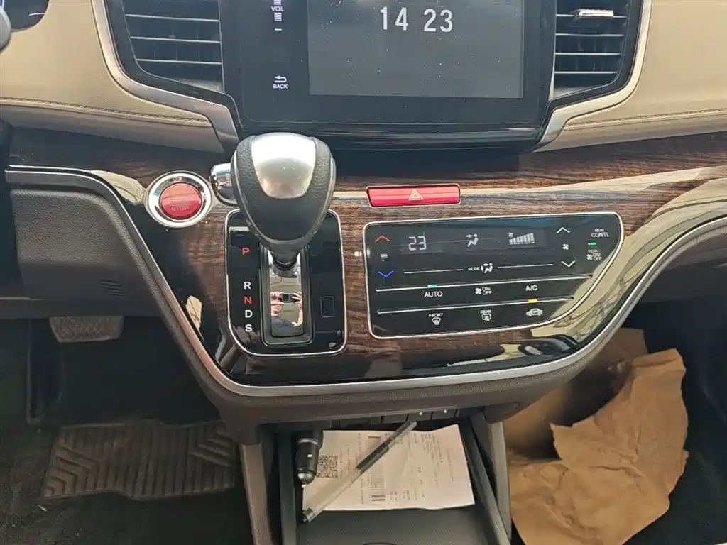 Honda Odyssey 2017 — фото 14