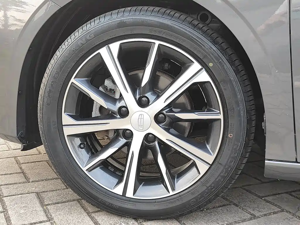 Geely Emgrand 2022 — фото 15