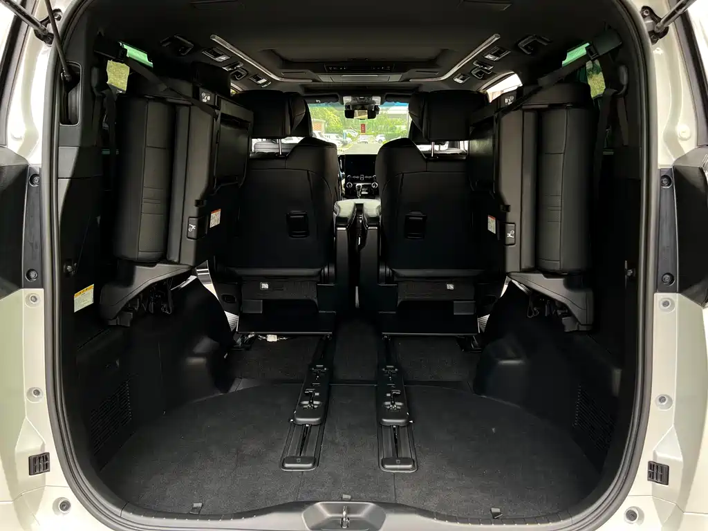 Toyota Vellfire 2021 — фото 11