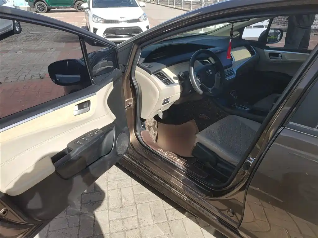 Honda Jade 2016 — фото 16