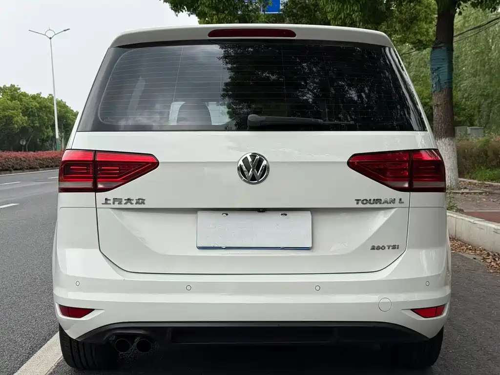 Volkswagen Touran 2018 — фото 15
