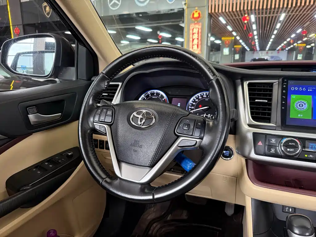 Toyota Highlander 2017 — фото 9