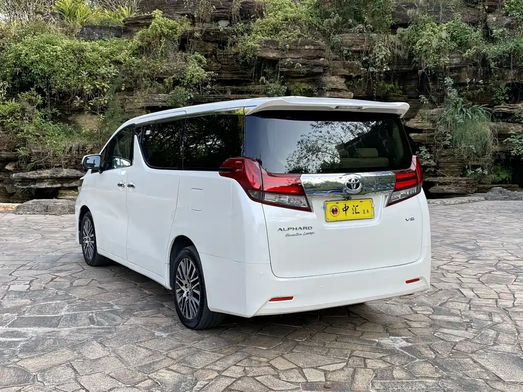 Toyota Alphard 2015 — фото 11