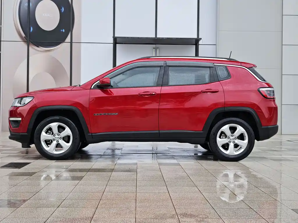 Jeep Compass 2017 — фото 17