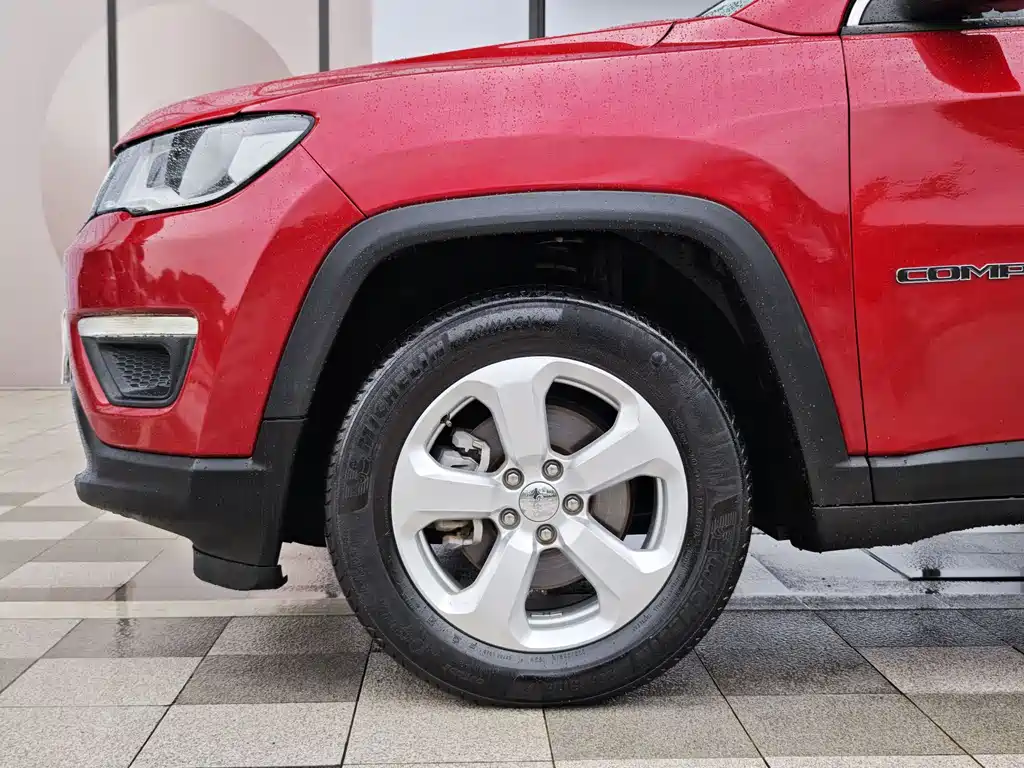 Jeep Compass 2017 — фото 18