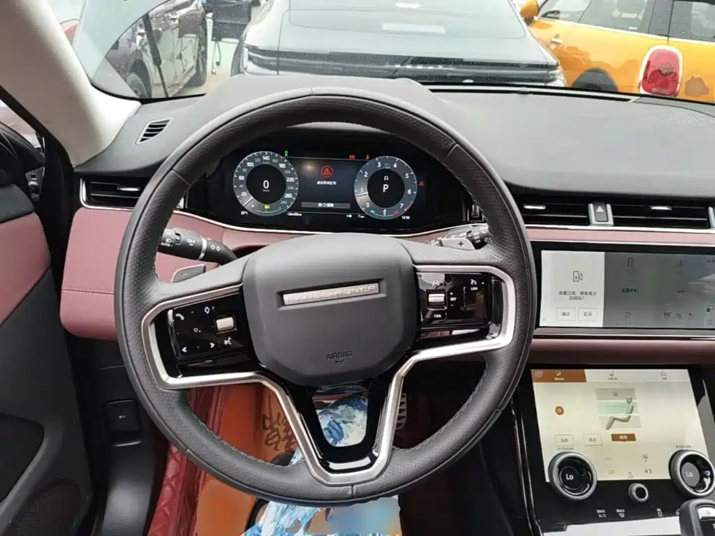 Land Rover Evoque 2024 — фото 11
