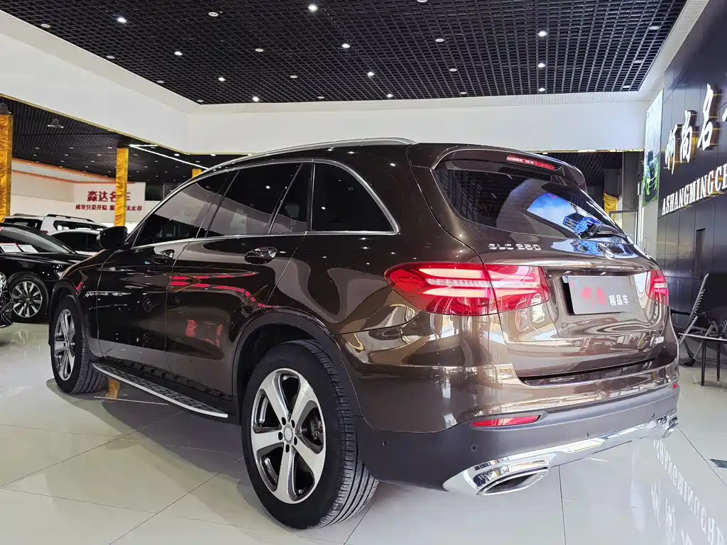 Mercedes-Benz GLC 2016 — фото 14