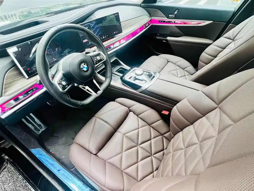 BMW 7 Series 2025 — фото 18