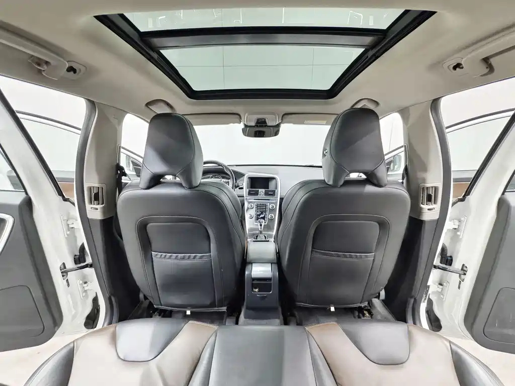Volvo XC60 2015 — фото 10
