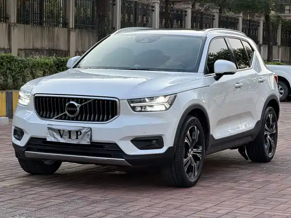 Volvo XC40 2021