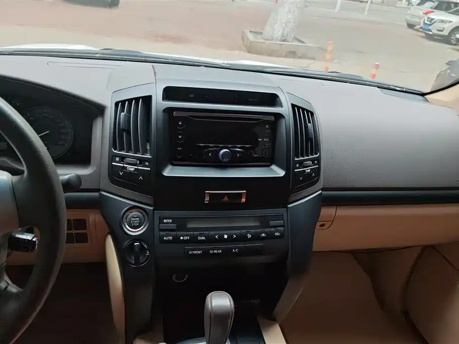 Toyota Land Cruiser 2015 — фото 13
