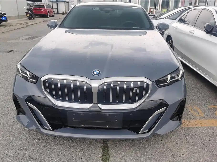 BMW i5 2024 — фото 2