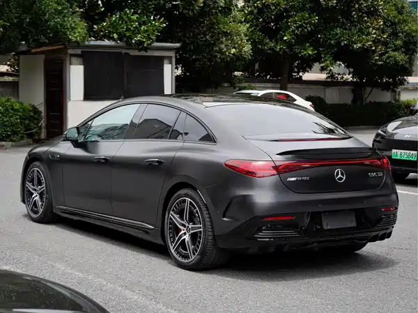 Mercedes-Benz EQE AMG 2025