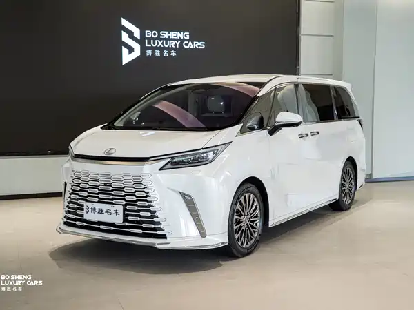 Lexus LM 2025