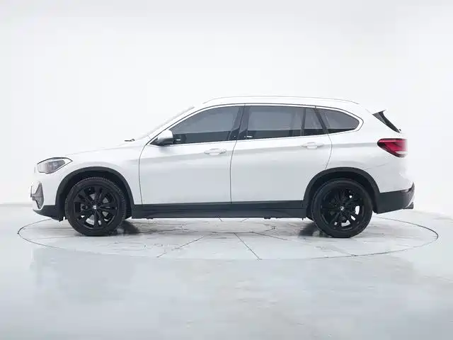 BMW X1 2021 — фото 3