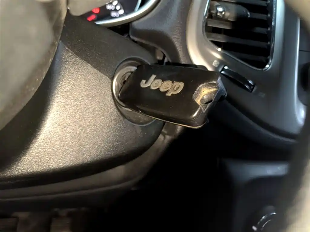 Jeep Compass 2017 — фото 17