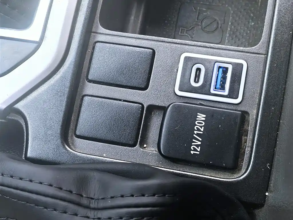 Toyota Prado 2015 — фото 19
