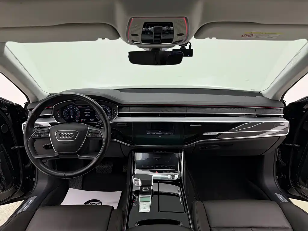 Audi A8 2019 — фото 13