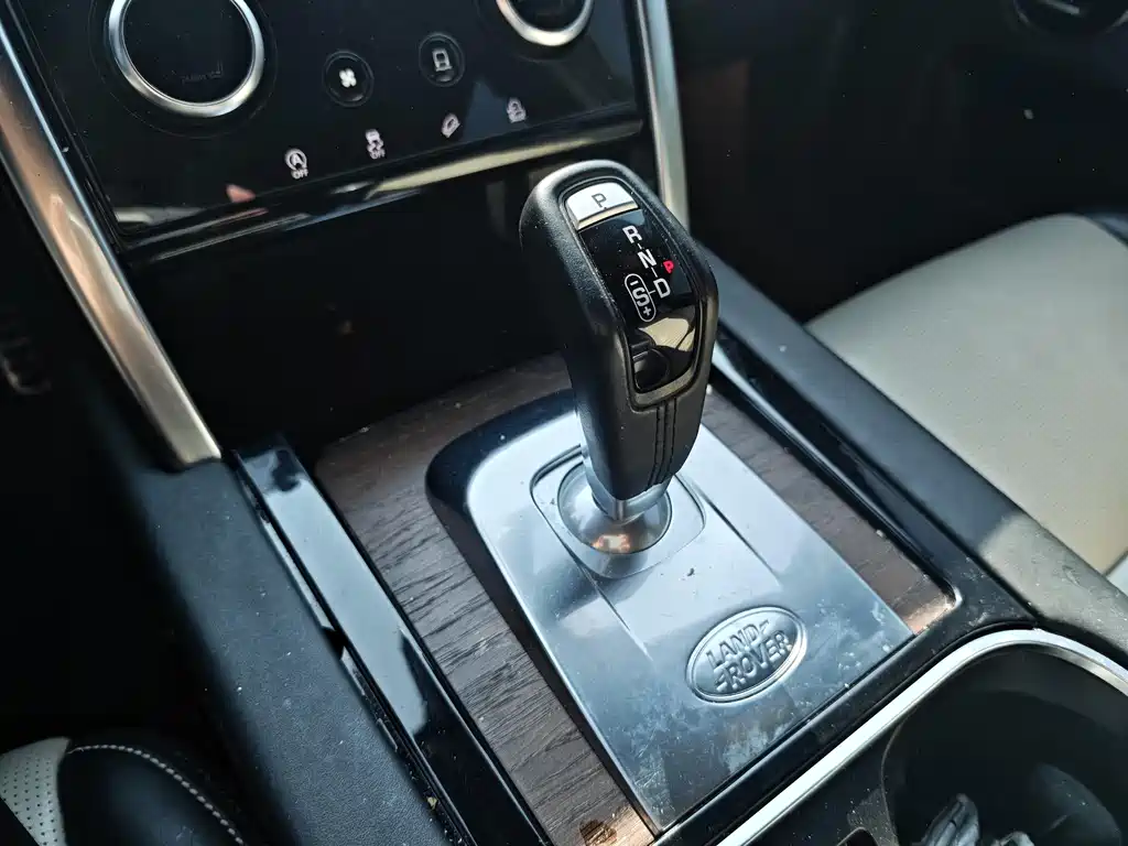 Land Rover Discovery Sport 2021 — фото 10