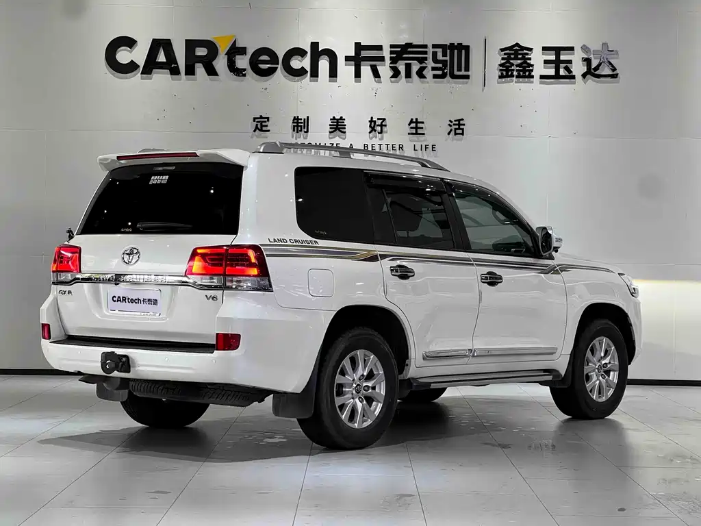 Toyota Land Cruiser 2020 — фото 8
