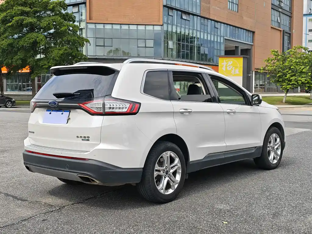 Ford Edge 2016 — фото 16