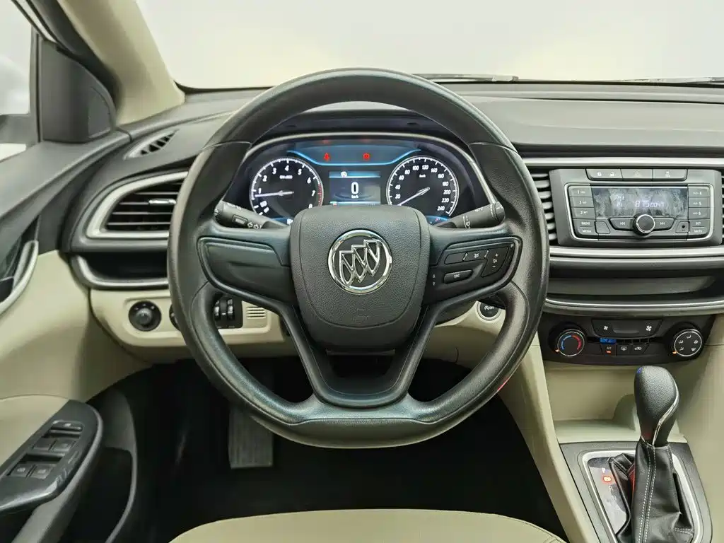 Buick Excelle 2017 — фото 11