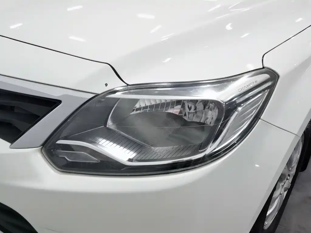Changan Yuexiang V3 2017 — фото 7