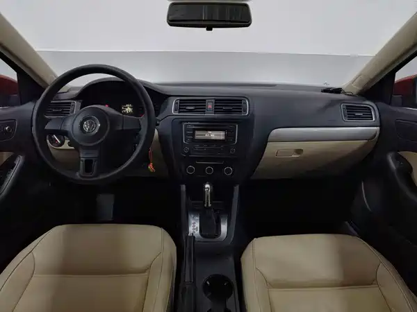 Volkswagen Sagitar 2013