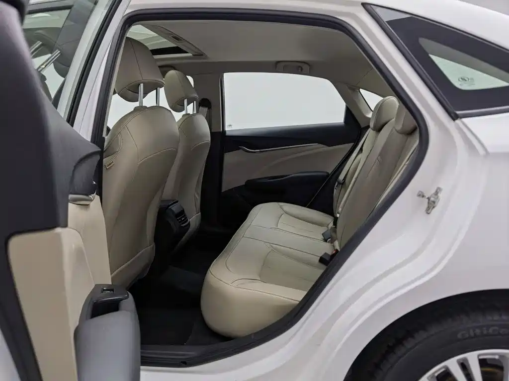 Buick Excelle 2017 — фото 15