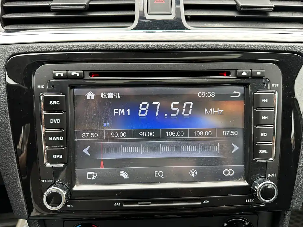 Skoda Rapid Spaceback 2015 — фото 20
