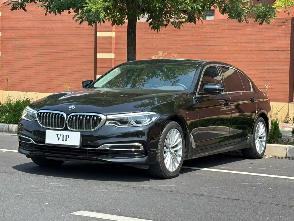 BMW 5 Series 2020 — фото 1