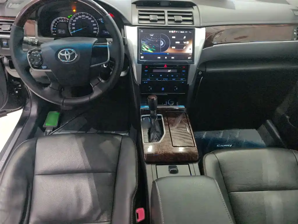 Toyota Camry 2017 — фото 6