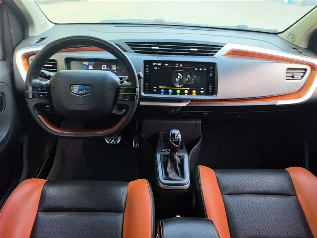 Geely Vision X1 2018 — фото 10