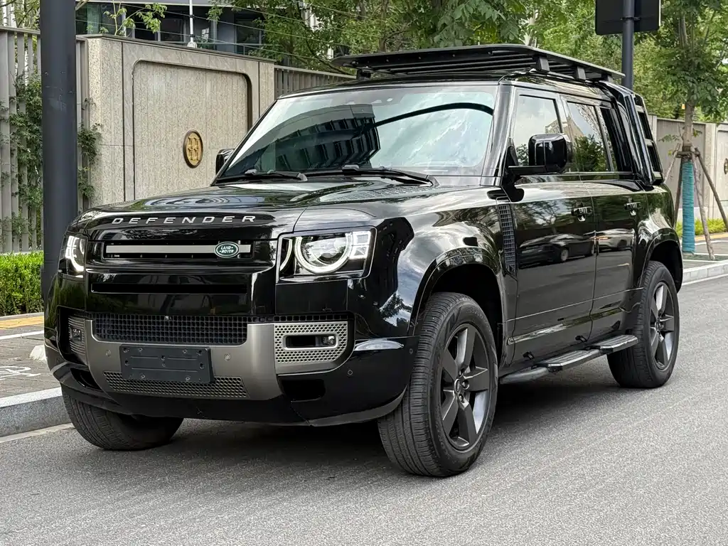 Land Rover Defender 2023 — фото 1