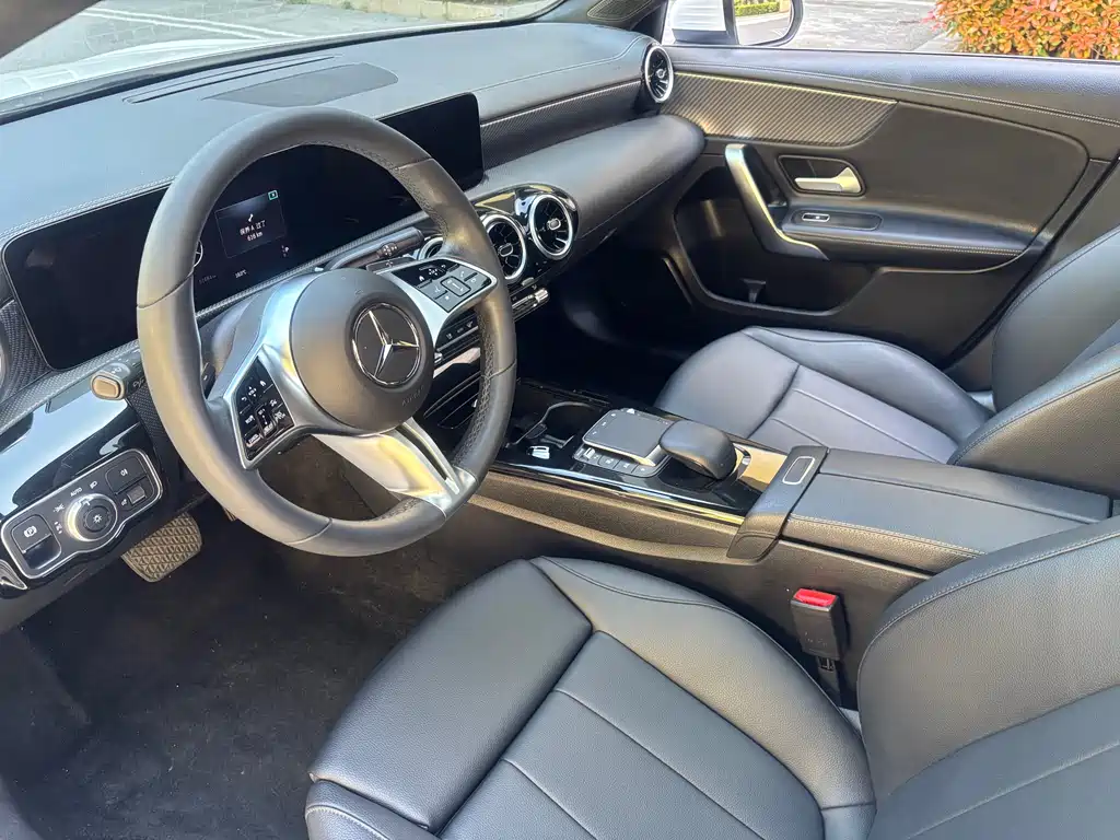 Mercedes-Benz A-Class 2023 — фото 14