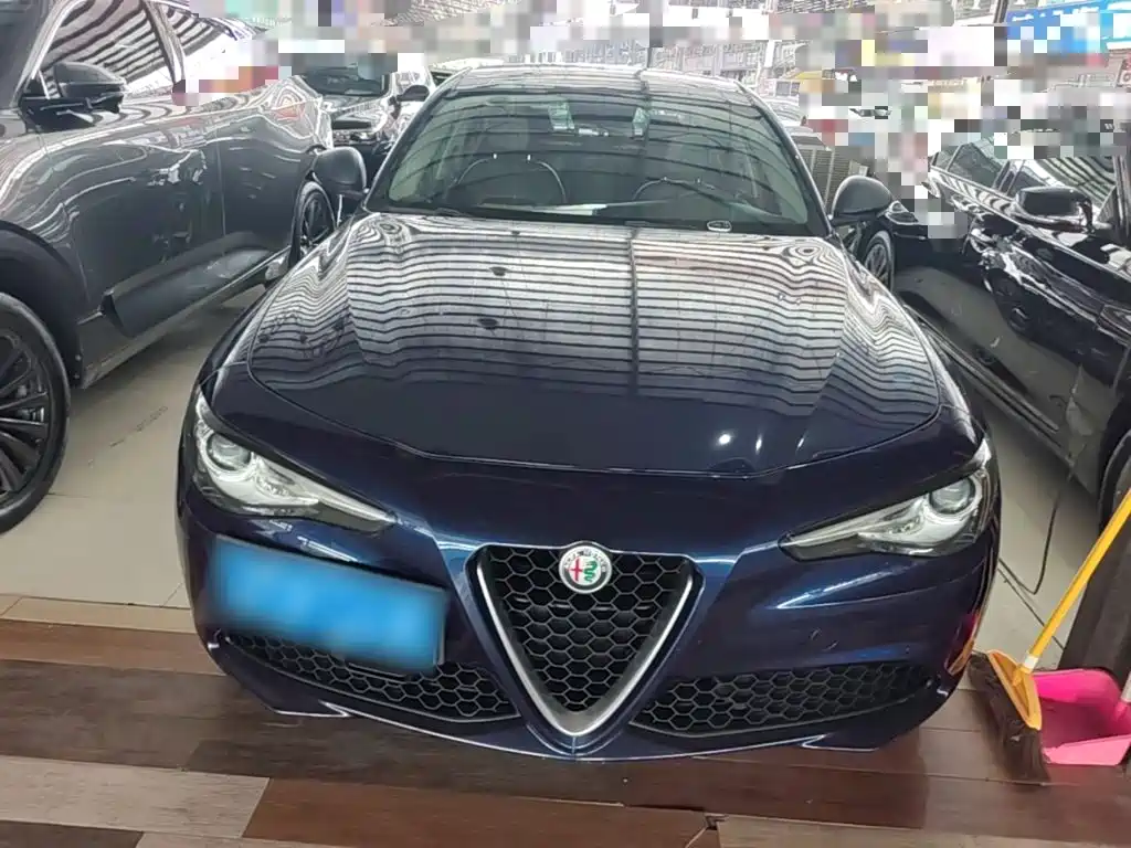 Alfa Romeo Giulia 2019 — фото 3