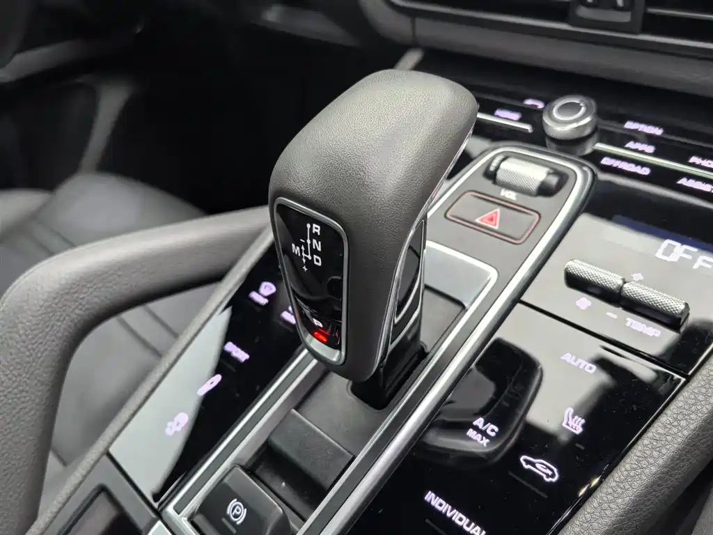 Porsche Cayenne 2018 — фото 13