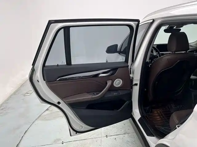 BMW X1 2021 — фото 6