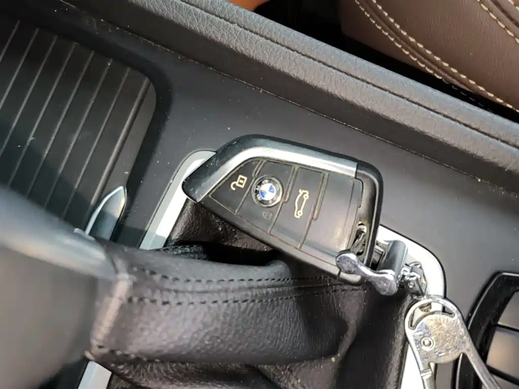 BMW 1 Series 2017 — фото 9