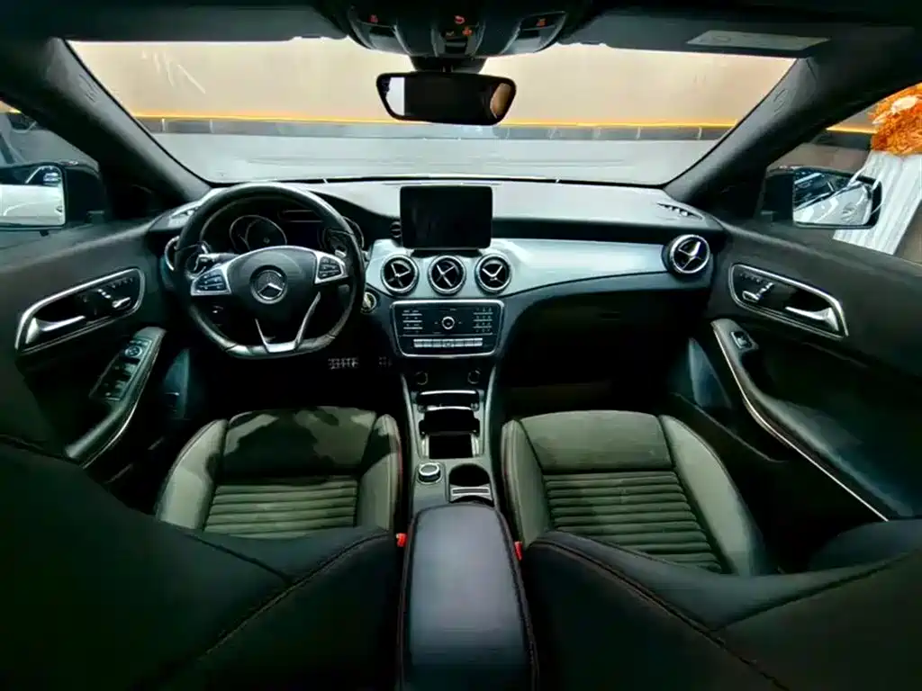 Mercedes-Benz CLA 2015