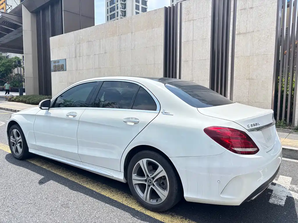 Mercedes-Benz C-Class 2019 — фото 7