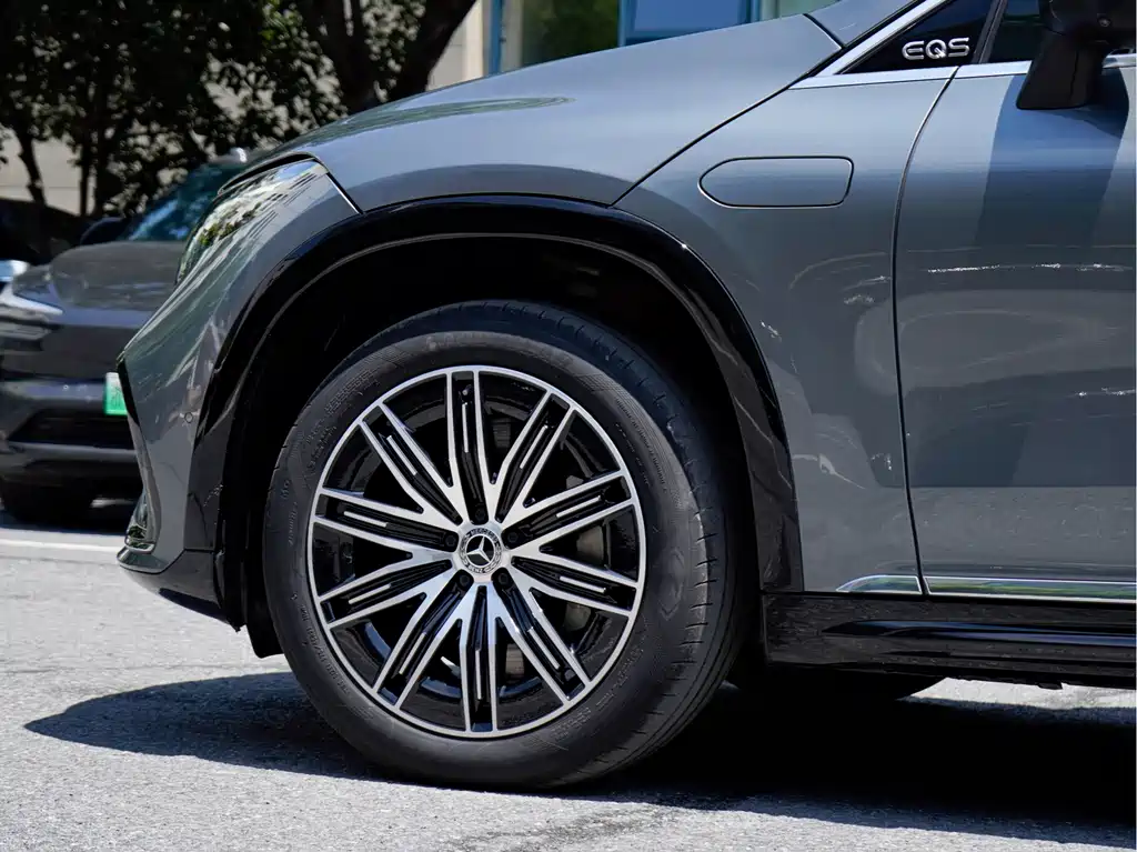 Mercedes-Benz EQS SUV 2023 — фото 8